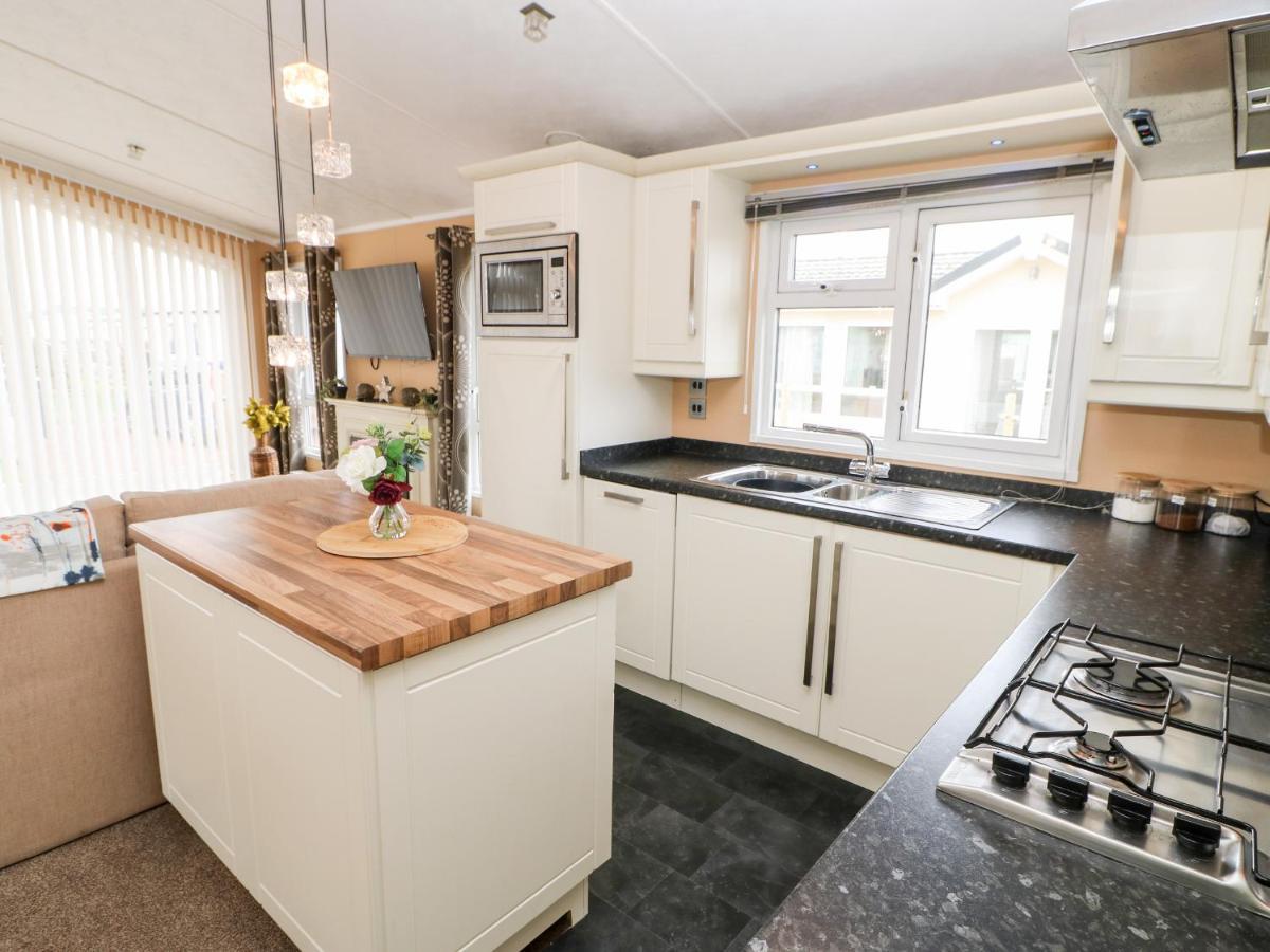 Holiday home Rosie's